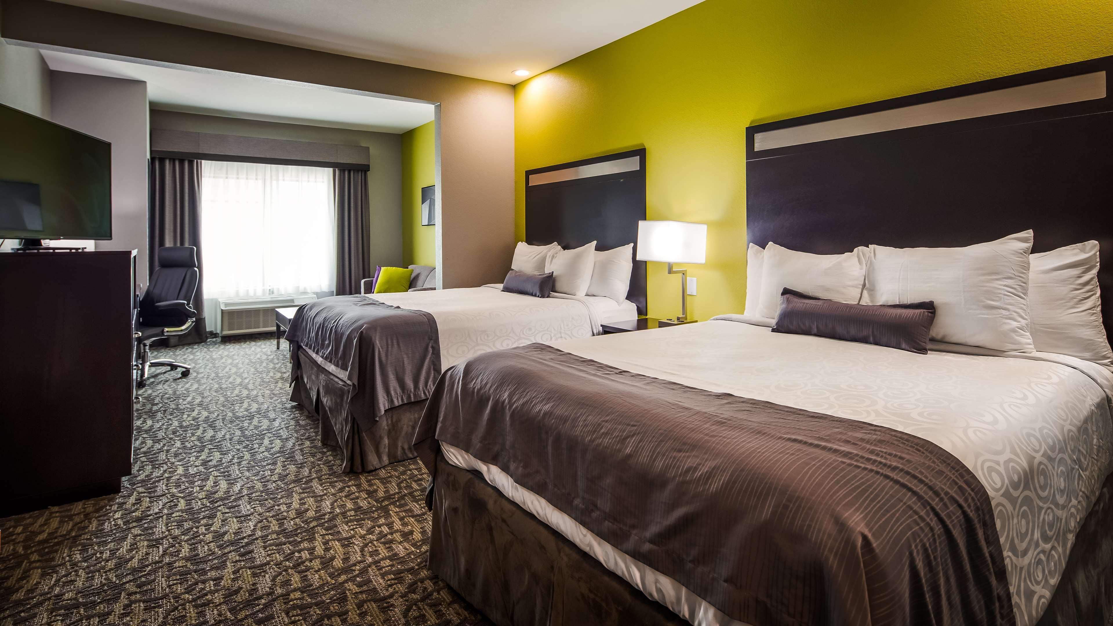 Best Western Plus Bay City Inn & Suites Exterior photo