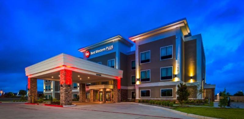Best Western Plus Bay City Inn & Suites Exterior photo